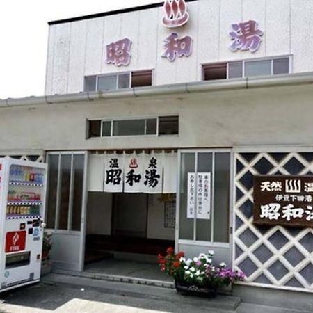 三丁庵 貸別荘 海まで徒歩10分 観光地ペリーロードまで徒歩2分の最高なロケーション 下田を遊び尽くせる貸別荘 無料駐車場もあります2Min Walk To The Perry Road 10Min Walk To The Beach Old Japanese Modern Style House Luaran gambar