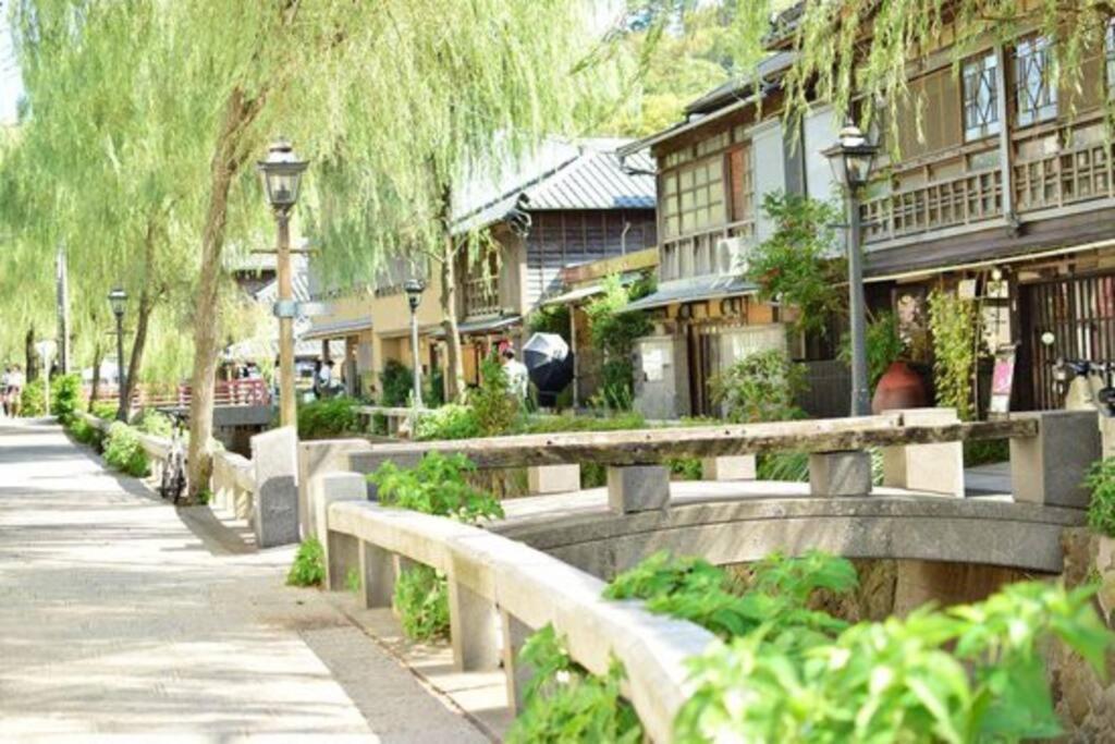 三丁庵 貸別荘 海まで徒歩10分 観光地ペリーロードまで徒歩2分の最高なロケーション 下田を遊び尽くせる貸別荘 無料駐車場もあります2Min Walk To The Perry Road 10Min Walk To The Beach Old Japanese Modern Style House Luaran gambar